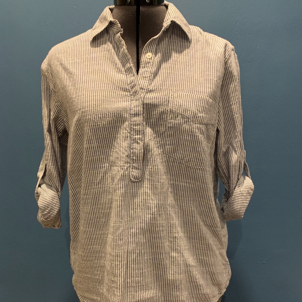 Blue and white roll-sleeve GAP top